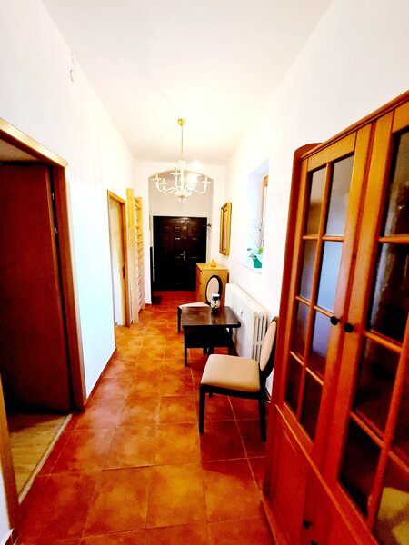 Cismigiu Berthelot 1 camera in ap. de 2 cam in vila, et 1/2, pt 1 studenta.