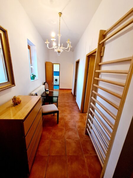 Cismigiu Berthelot 1 camera in ap. de 2 cam in vila, et 1/2, pt 1 studenta.