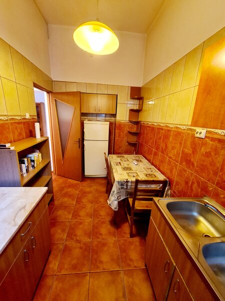 Cismigiu Berthelot 1 camera in ap. de 2 cam in vila, et 1/2, pt 1 studenta.