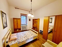 Cismigiu Berthelot 1 camera in ap. de 2 cam in vila, et 1/2, pt 1 studenta